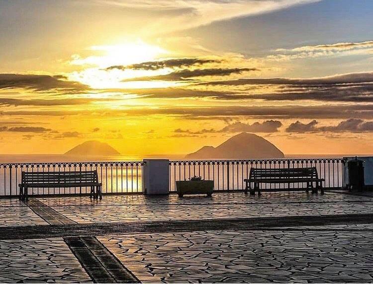 Punta Sallustro Lipari Екстер'єр фото