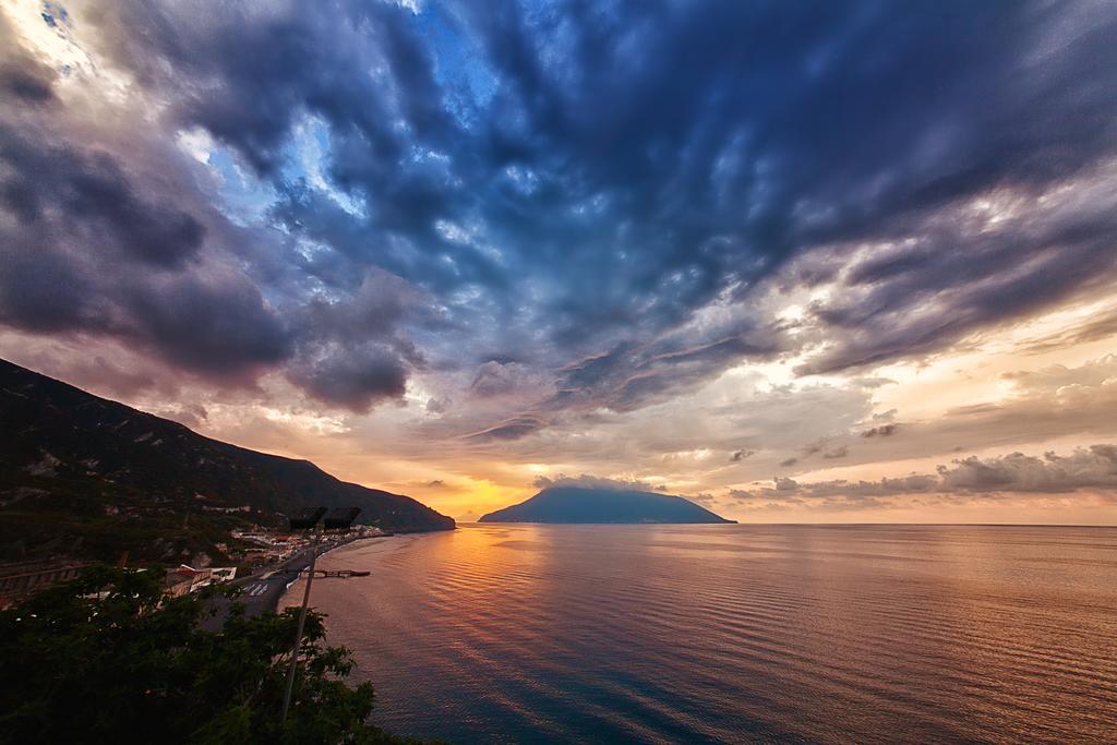 Punta Sallustro Lipari Екстер'єр фото