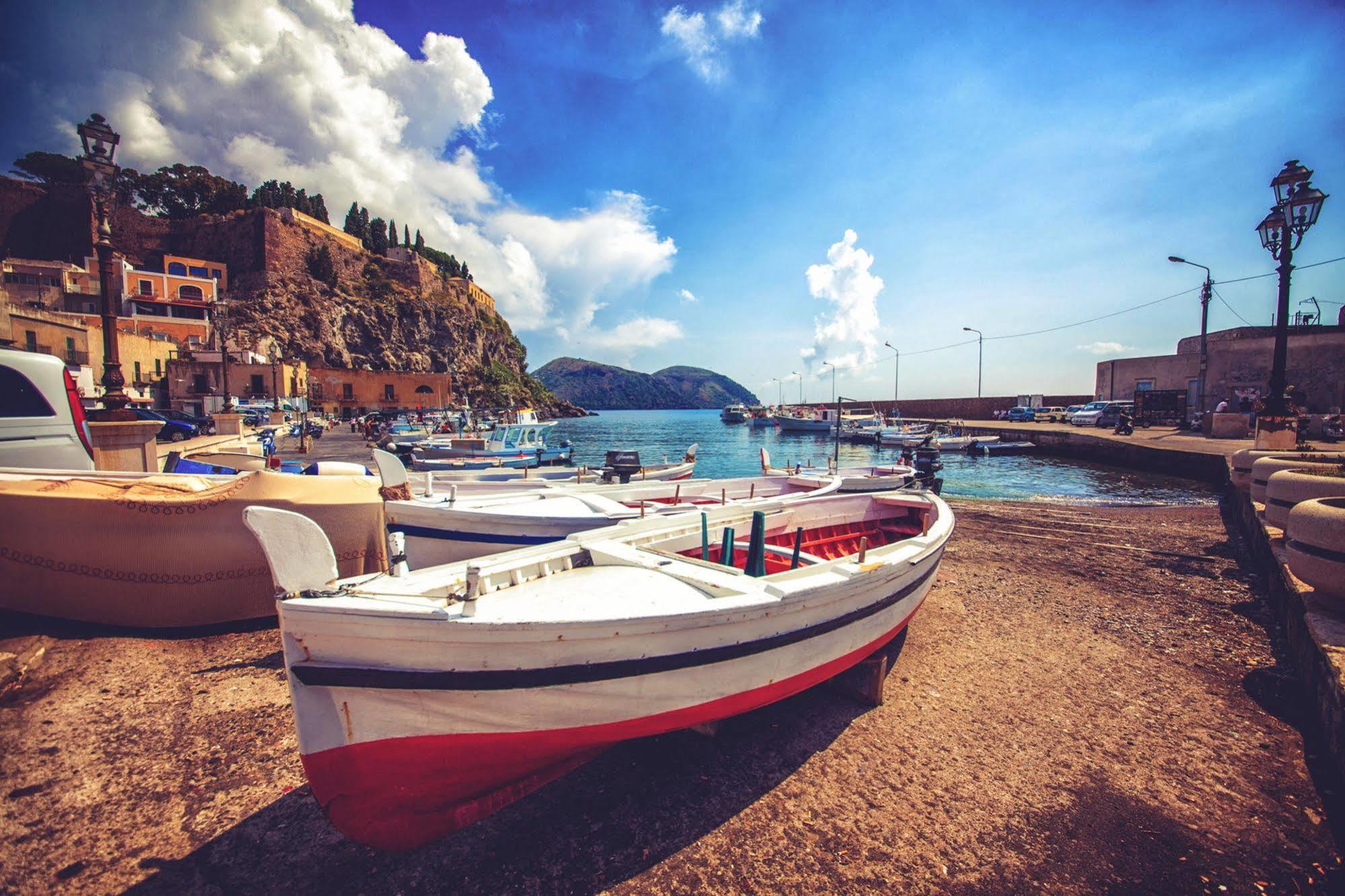 Punta Sallustro Lipari Екстер'єр фото